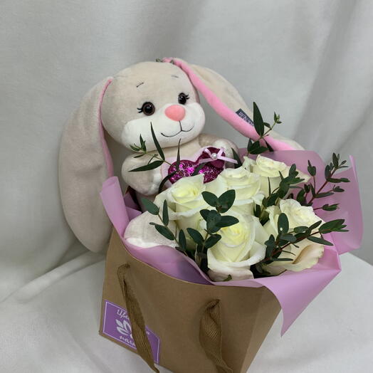 Зайка в крафт пакете