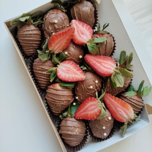 Клубника в бельгийском шоколаде " Классика "-12 шт. 🍓