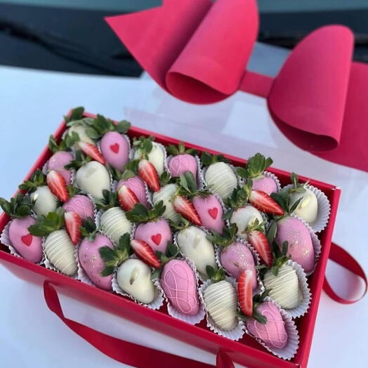 Клубника в шоколаде в коробке «бант🎀»