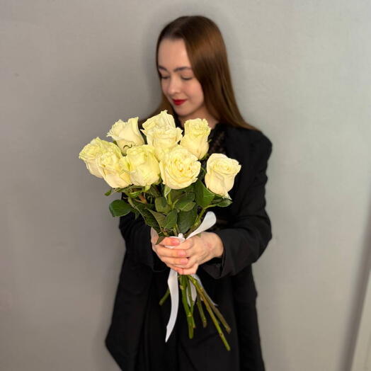 9 Эквадорских розочек 50-60 см под ленту