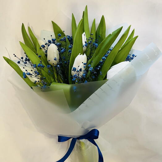 Букет с 7 белыми тюльпанами
