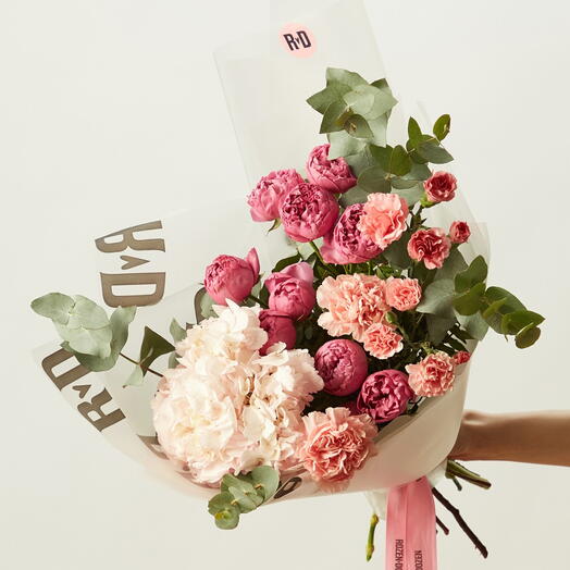 Букет с гортензией и кустовыми розами Дозен беби 50