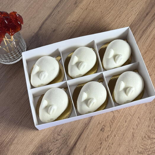 Творожное пирожное кролики пасхальные со сгущенкой-тоффи и ягодным конфи на Пасху