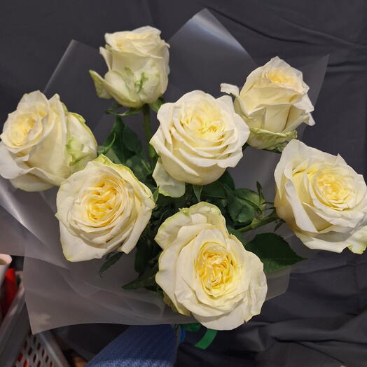 Букет 7 эквадорских роз 🌹