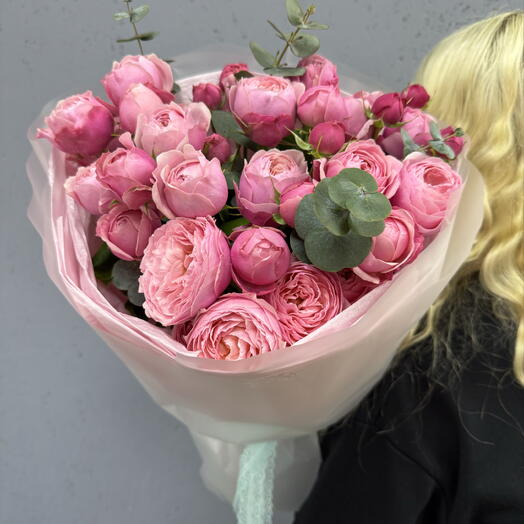 Silva Pink 🧁 сборный букет из кустовых пионовидных роз с эвкалиптом 🎀