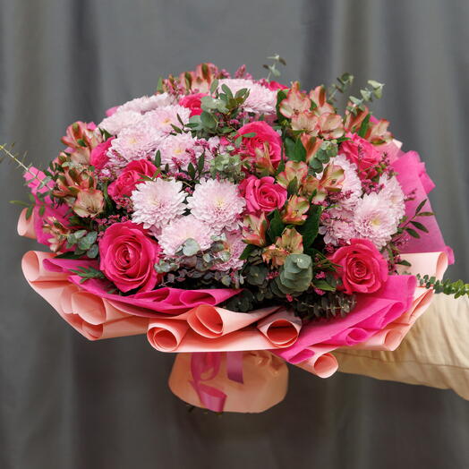 Гармоничный букет с нежной хризантемой и яркой розовой розой🌸 🌸 🌸 🌸 🌸