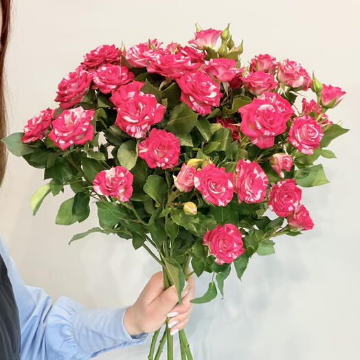 Букет кустовых роз