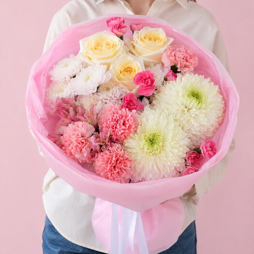 Розовый сюрприз🌸 букет из роз, хризантем и диантусов