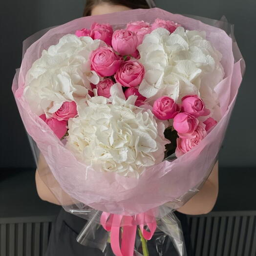 Hydrangea and spray rose bouquet
