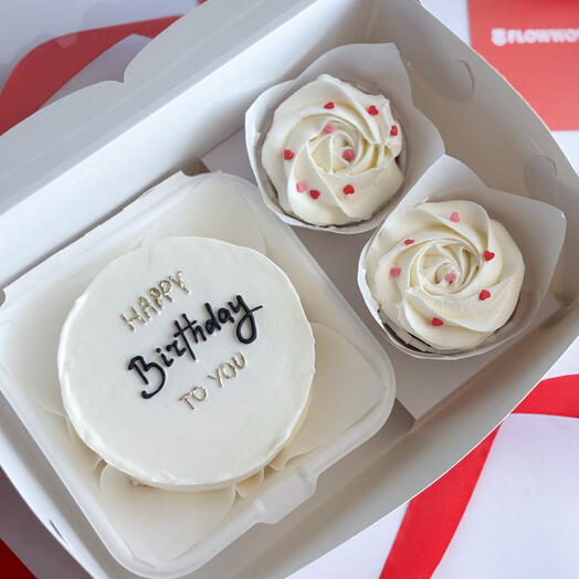 Бенто торт и 2 капкейка Happy Birthday