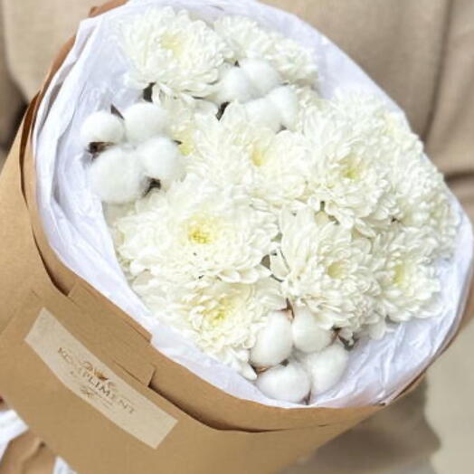 Хризантемы в букете белоснежные🌸