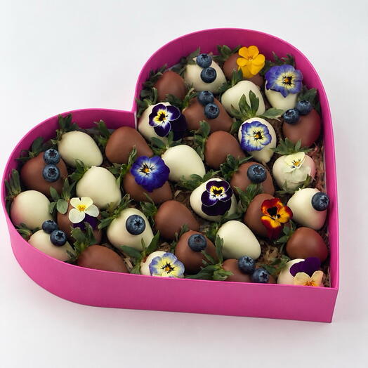 Berry Bloom Heart Box