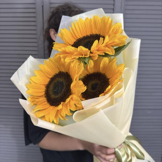 Букет из 3 солнечных подсолнухов 🌻