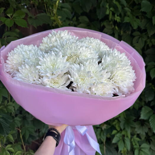 Букет из белых хризантем