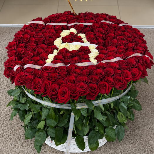 Grand initial rose basket