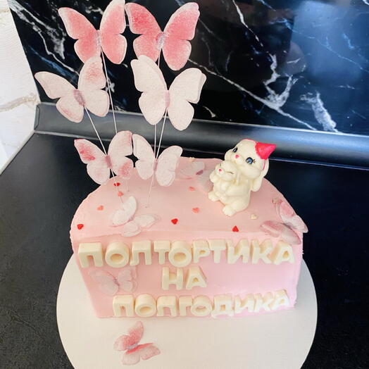Тортик на полгодика с зайчиками и бабочками