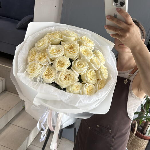 Букет из ароматных нежных пионовидных роз