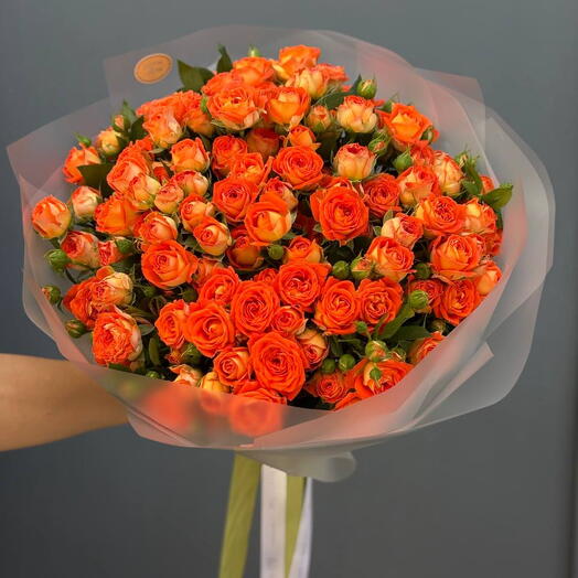 Букет из 31 оранжевой кустовой розы