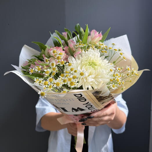 Сборный букетик с хризантемой и альстромерий💕💐