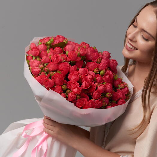 Монобукет из 29 кустовых роз "Голландец"