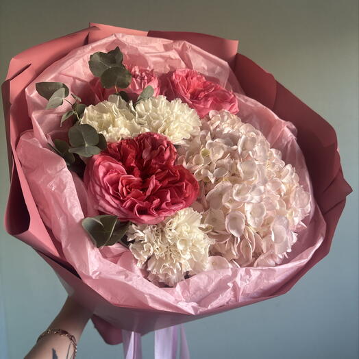 Букет из роз Пинк экспрешн/гортензии/диантуса💕