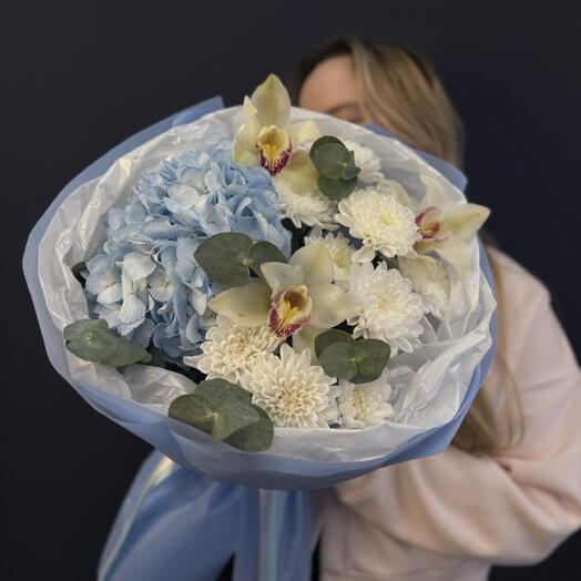 🕊️ «Взял и подарил» — пышный букет с гортензией, хризантемой и орхидеей