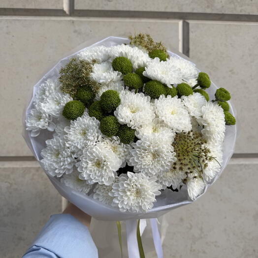 Букет из хризантем и амми