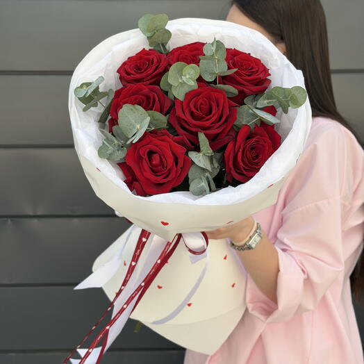 АКЦИЯ! Букет из 7 красных высоких 70 см эквадорских роз в сердечко ♥️