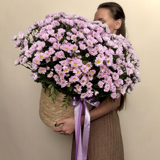 Корзина с кустовой хризантемой