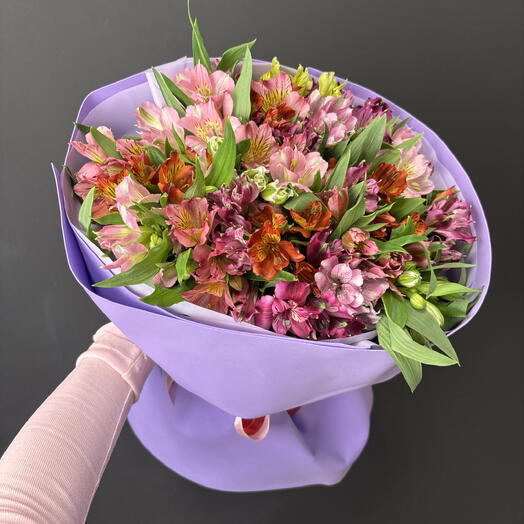 Микс из 25 ярких альстромерий