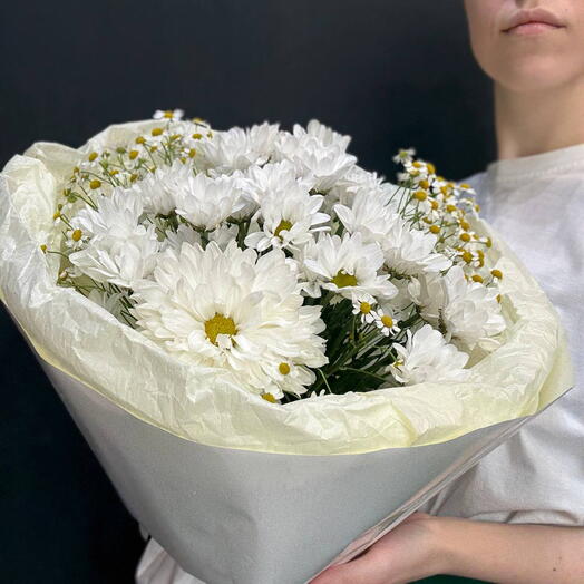 Букет из хризантемы и ромашки