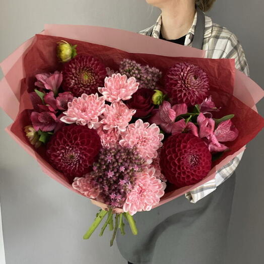 Букет с осенними георгинами,альстромерией,седумом🌺🎀🌸