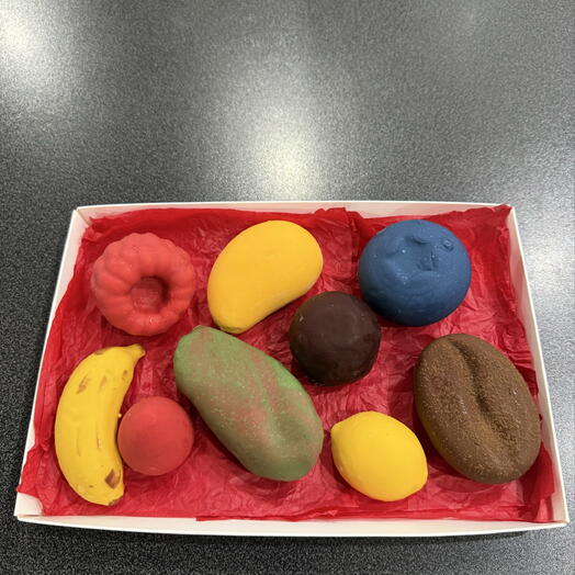 Корпусные пирожные ,подарок любимой девушке ,маме,жене
