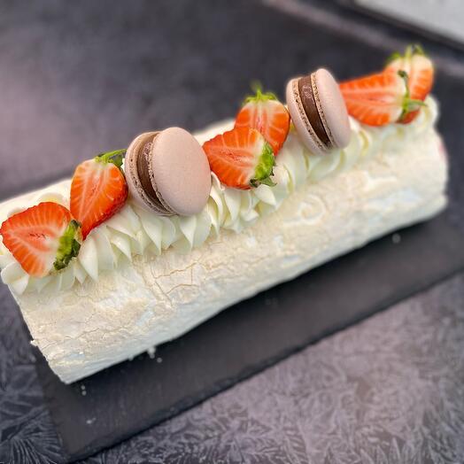 Меренговый рулет с макаронс