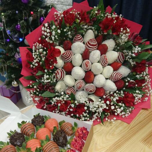 Fresas cubiertas de chocolate + alstroemeria+boxeo