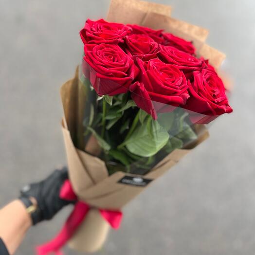 Ramo De 9 rosas "red Naomi" 50 cm