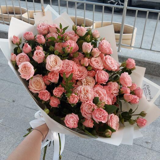 Пионовидные кустовые розы бомбастик 21 шт