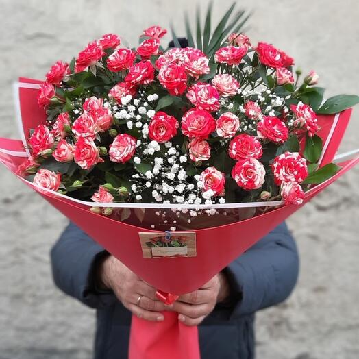 Bouquet of bush roses