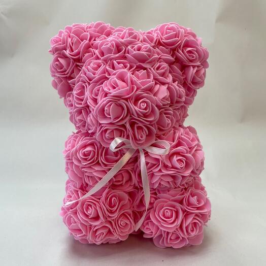 Розовый мишка из роз