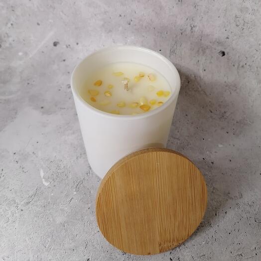 Аромасвеча с декором из камней