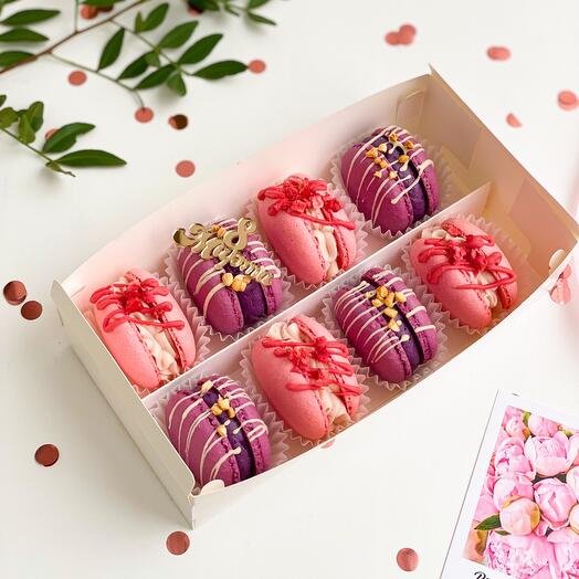 Макарон 8 шт. Клубничные и черничные в подарок