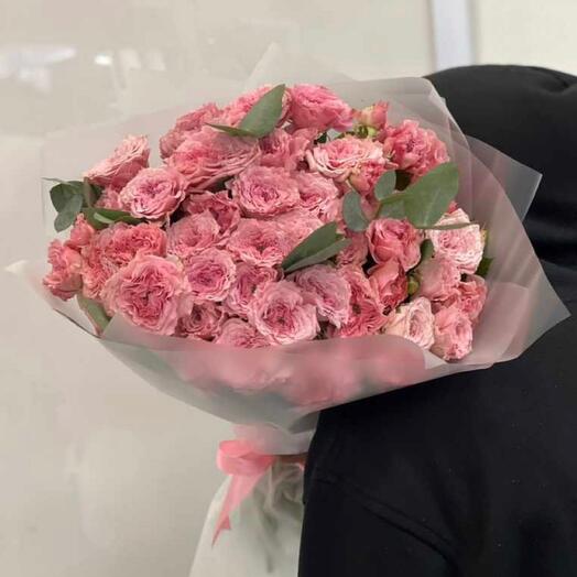 Букет из кустовых роз