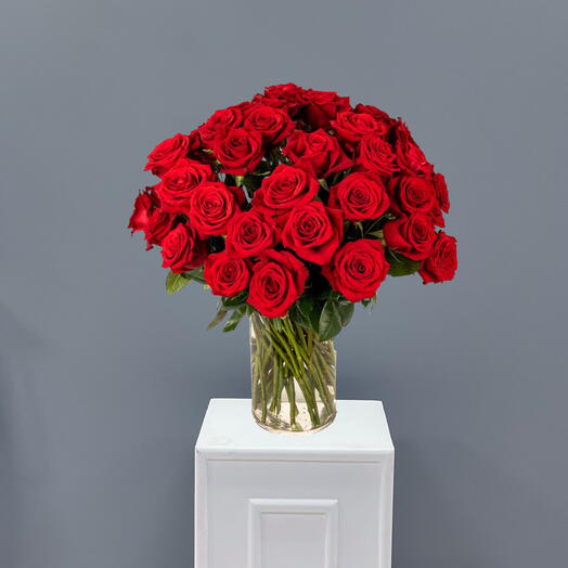 40  Roses in vase