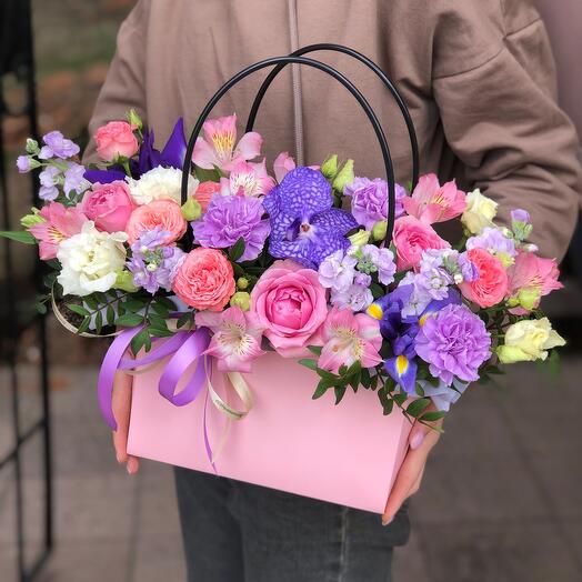 Bouquet with roses, dianthus and alstroemeria