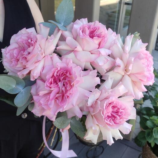 Французские розы с эвкалиптом