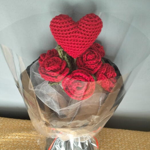 RED ROSES LOVE BOUQUET