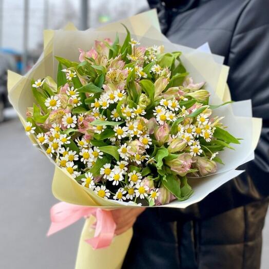 Букет ромашки альстромерия