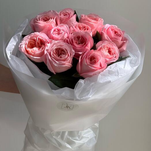 Букет из розовых пионовидных роз