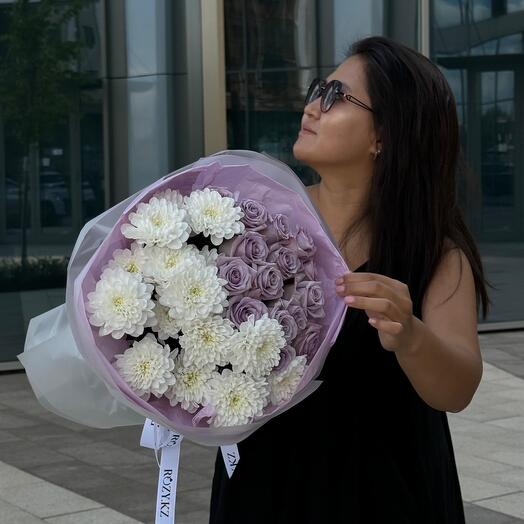 Микс из хризантем и роз