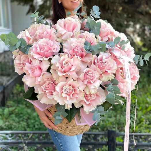 🌸Корзина  "Шепот сердца" из ажурных роз